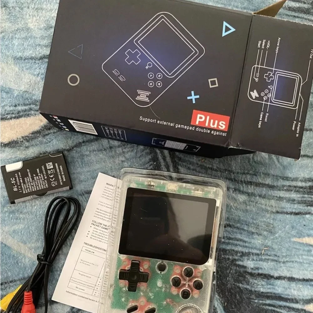 Retro Handheld Game Console 400 games New in box can connect to your TV